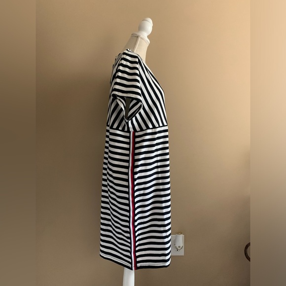 Women’s Knee Length Blue and White Striped Casual Dress - Picture 5 of 11